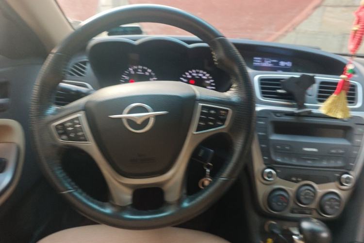 Used Haima Fumei 2014 M5 1.6L Automatic Elite Model Steering Wheel