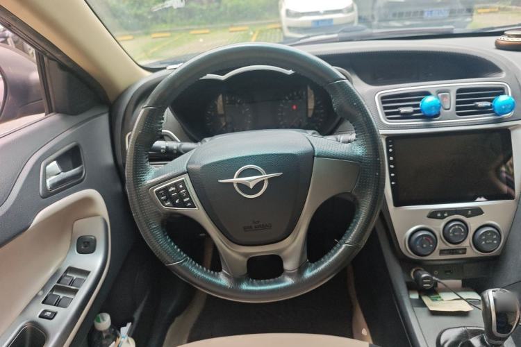 Used Haima Fumei 2014 M5 1.6L Manual Comfort Model Steering Wheel