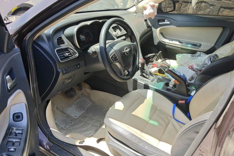 Used Haima Fumei 2014 M5 1.6L Automatic Elite Model Driver Seat