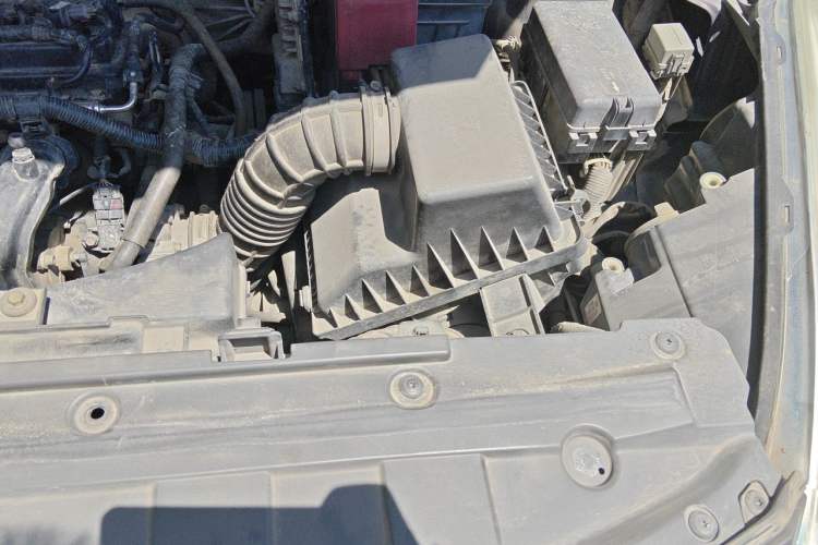 Used Haima Fumei 2014 M5 1.6L Automatic Elite Model Engine Bay Left