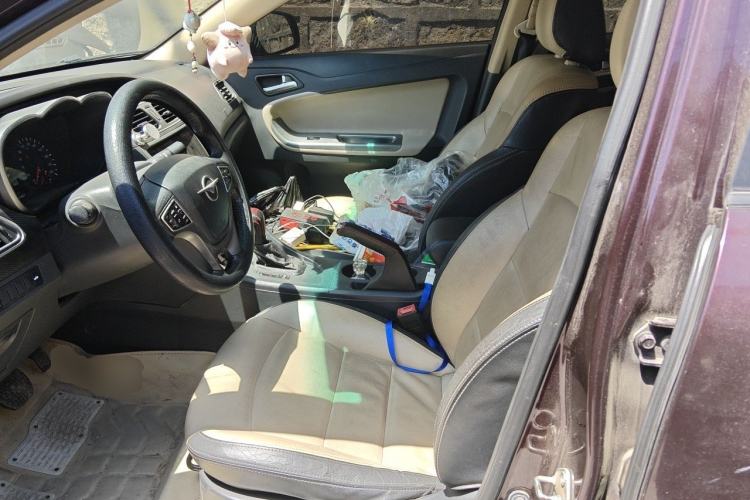 Used Haima Fumei 2014 M5 1.6L Automatic Elite Model Left Front Seat