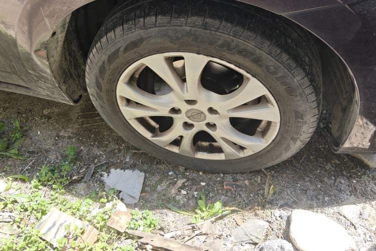 Used Haima Fumei 2014 M5 1.6L Automatic Elite Model Right Front Wheel Hub