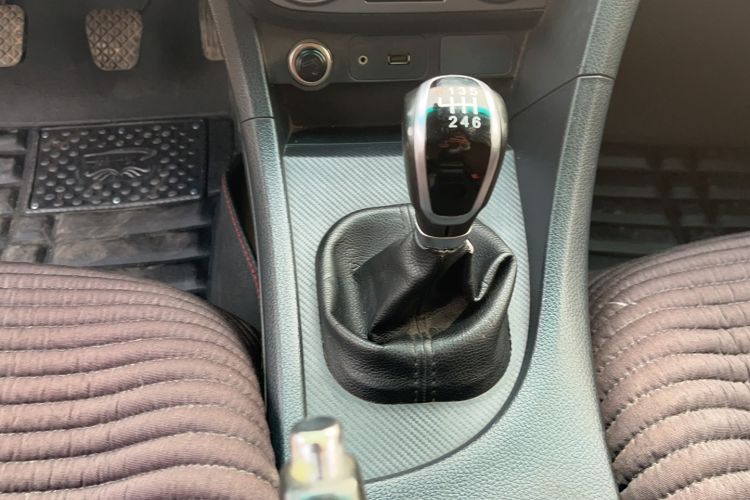 Used Haima Fumei 2014 M5 1.6L Manual Elite Model Gear Lever