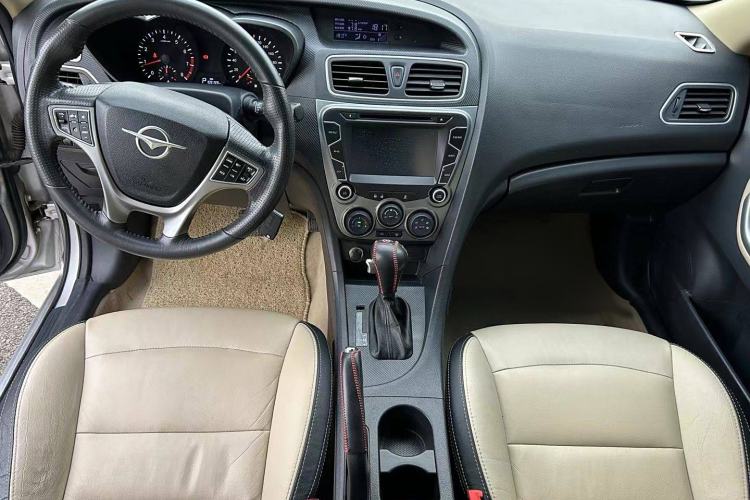 Used Haima Fumei 2014 M5 1.6L Automatic Comfort Model Interior 1