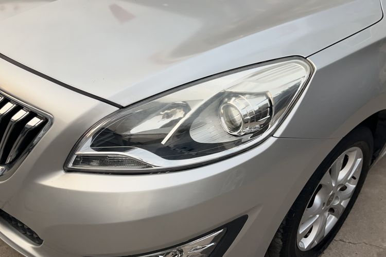 Used Haima Fumei 2014 M5 1.6L Manual Elite Model Left Front Headlight