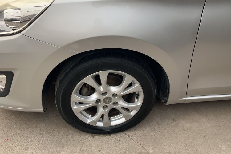 Used Haima Fumei 2014 M5 1.6L Manual Elite Model Left Front Wheel Hub