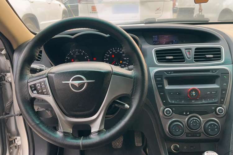 Used Haima Fumei 2014 M5 1.6L Manual Elite Model Steering Wheel