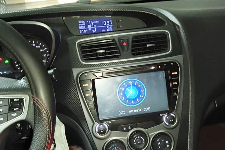 Used Haima Fumei 2014 M5 1.6L Automatic Elite Model Audio And AC Panel