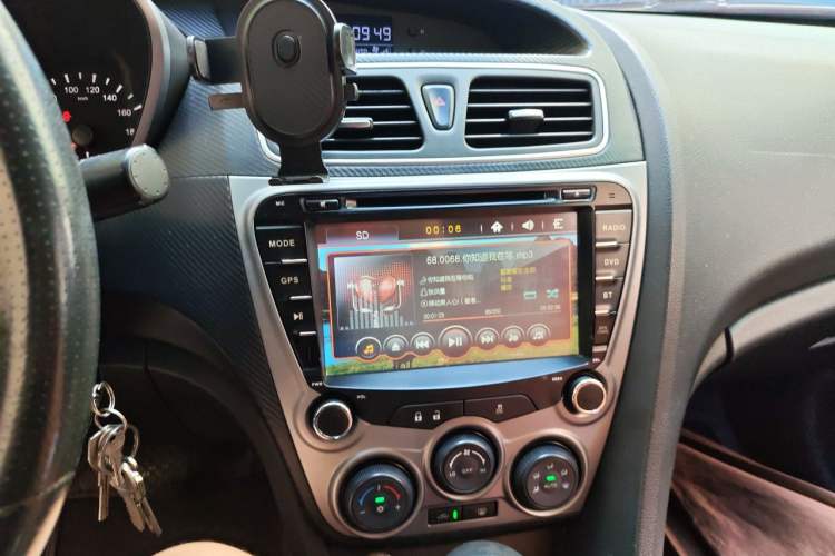 Used Haima Fumei 2014 M5 1.6L Automatic Elite Model Audio And AC Panel