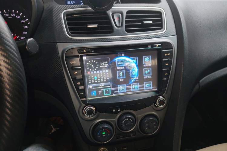 Used Haima Fumei 2014 M5 1.6L Manual Standard Model Audio And AC Panel