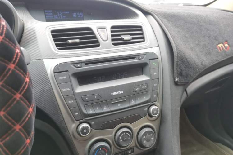 Used Haima Fumei 2014 M5 1.6L Manual Standard Model Audio And AC Panel