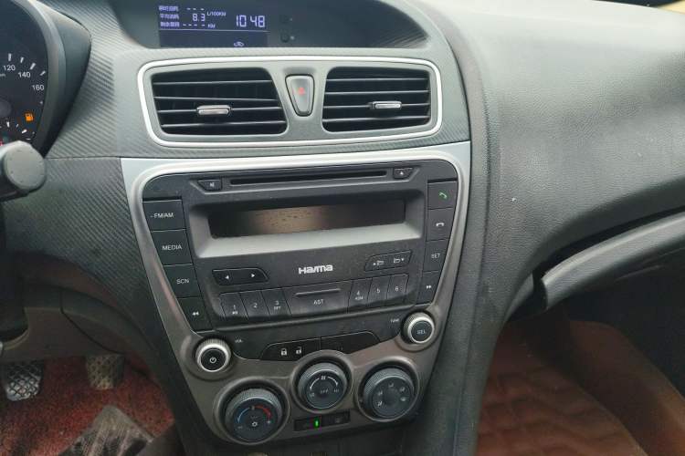 Used Haima Fumei 2014 M5 1.6L Manual Elite Model Audio And AC Panel