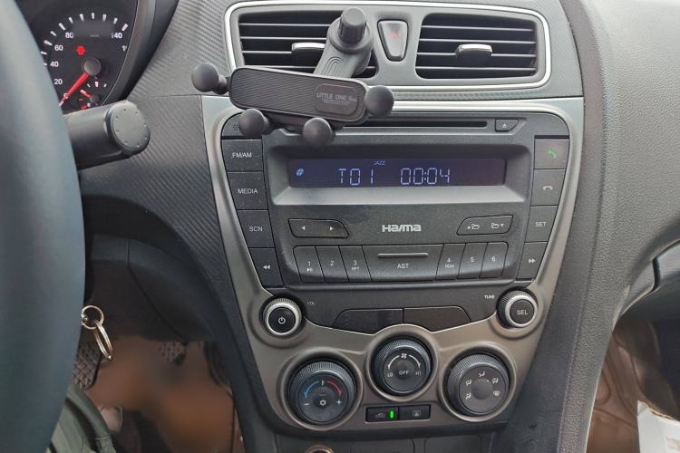 Used Haima Fumei 2014 M5 1.6L Manual Standard Model Audio And AC Panel