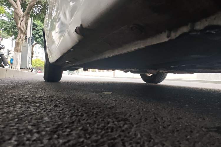 Used Haima Fumei 2014 M5 1.6L Manual Standard Model Chassis Front Right