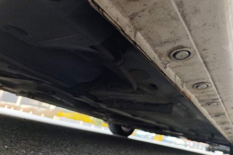 Used Haima Fumei 2014 M5 1.6L Automatic Comfort Model Chassis Rear Right