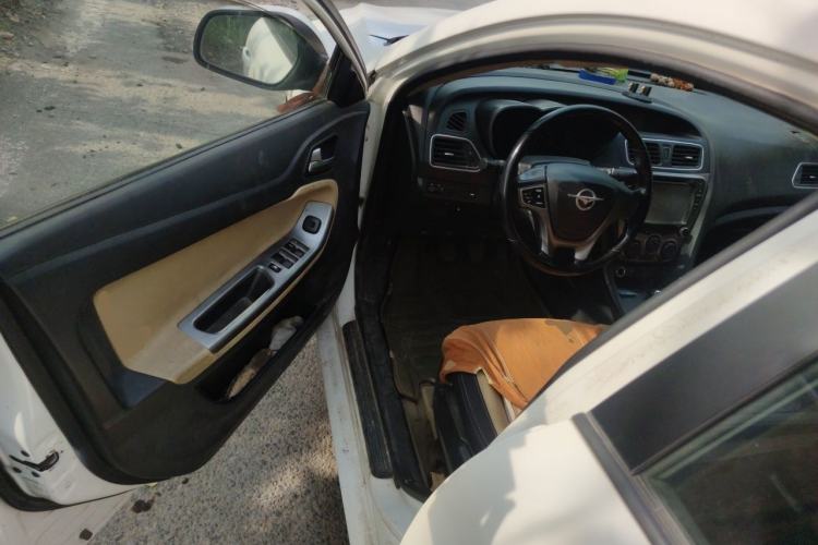 Used Haima Fumei 2014 M5 1.6L Manual Elite Model Driver Seat