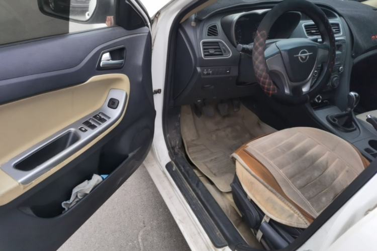 Used Haima Fumei 2014 M5 1.6L Manual Standard Model Driver Seat