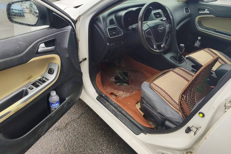Used Haima Fumei 2014 M5 1.6L Manual Elite Model Driver Seat