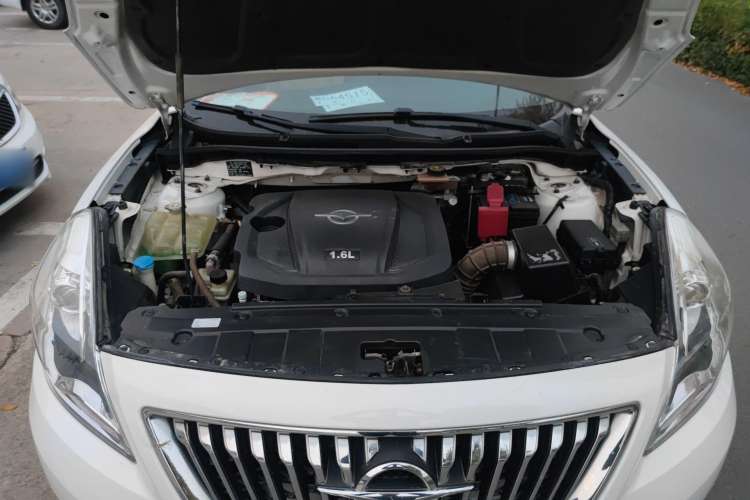Used Haima Fumei 2014 M5 1.6L Manual Fashion Edition Engine Bay