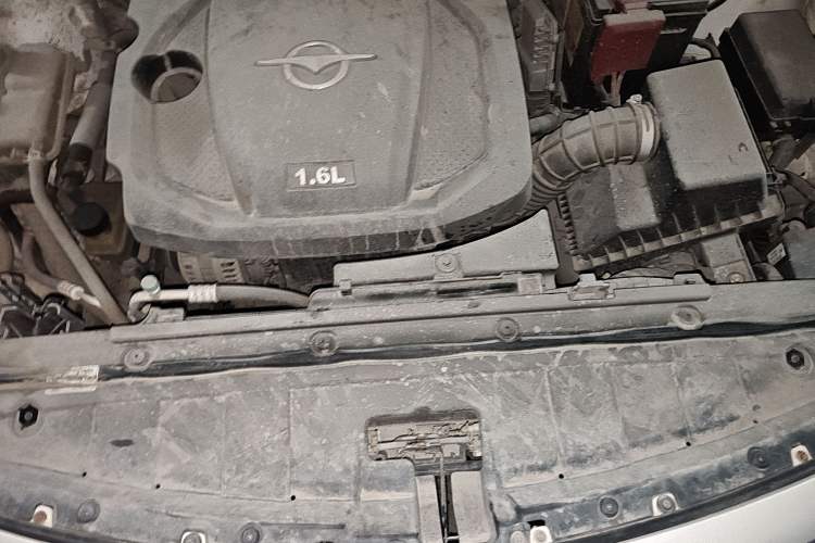 Used Haima Fumei 2014 M5 1.6L Automatic Comfort Model Engine Bay