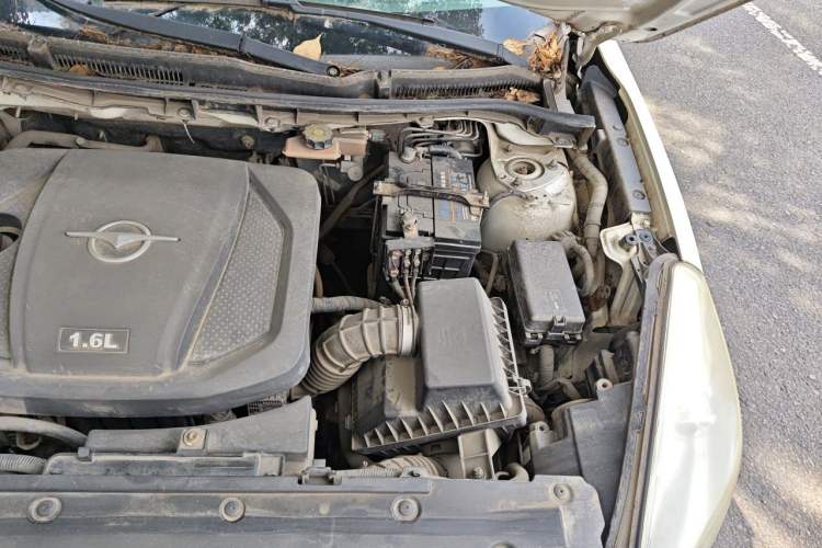 Used Haima Fumei 2014 M5 1.6L Manual Standard Model Engine Bay Left