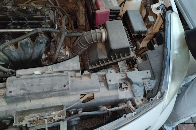 Used Haima Fumei 2014 M5 1.6L Automatic Elite Model Engine Bay Left