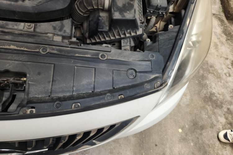 Used Haima Fumei 2014 M5 1.6L Automatic Elite Model Engine Bay Left