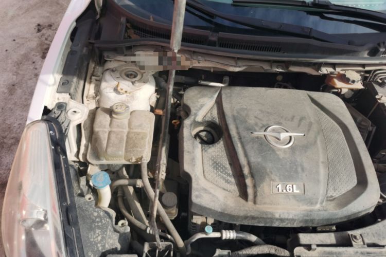 Used Haima Fumei 2014 M5 1.6L Automatic Comfort Model Engine Bay Right