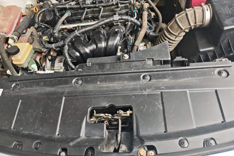 Used Haima Fumei 2014 M5 1.6L Manual Standard Model Engine Bay