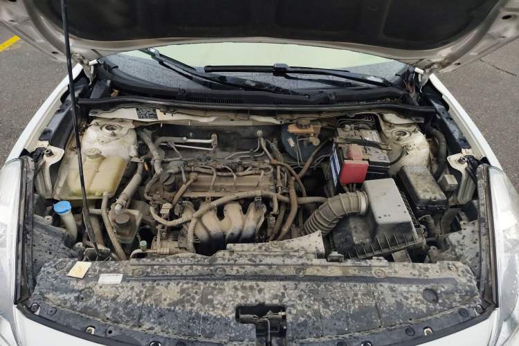 Used Haima Fumei 2014 M5 1.6L Manual Elite Model Engine Bay