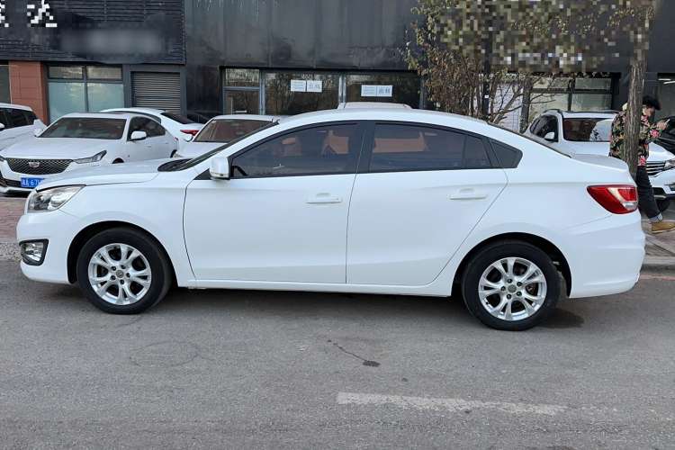 Used Haima Fumei 2014 M5 1.6L Manual Elite Model Exterior 5