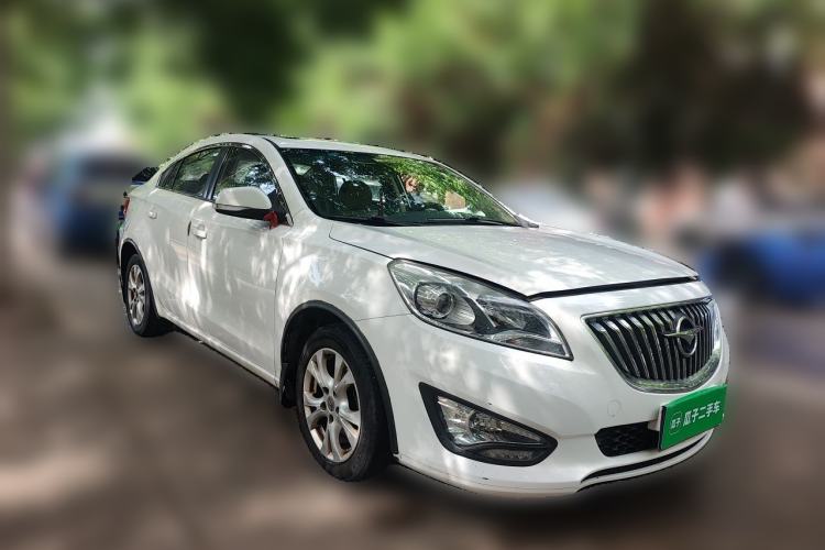 Used Haima Fumei 2014 M5 1.6L Manual Fashion Edition Front Right 45 Deg