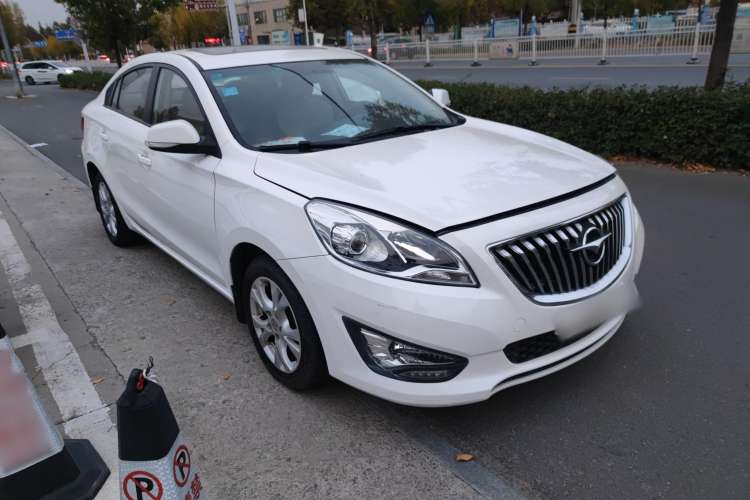 Used Haima Fumei 2014 M5 1.6L Manual Fashion Edition Front Right 45 Deg