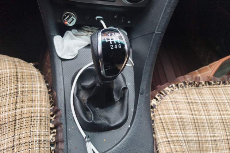 Used Haima Fumei 2014 M5 1.6L Manual Luxury Model Gear Lever