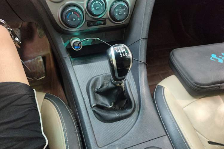Used Haima Fumei 2014 M5 1.6L Manual Fashion Edition Gear Lever