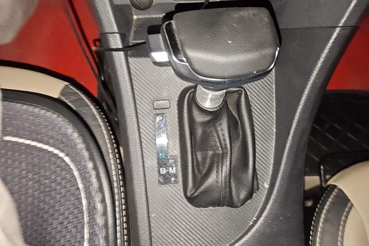 Used Haima Fumei 2014 M5 1.6L Automatic Comfort Model Gear Lever