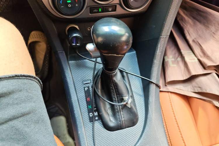 Used Haima Fumei 2014 M5 1.6L Automatic Elite Model Gear Lever