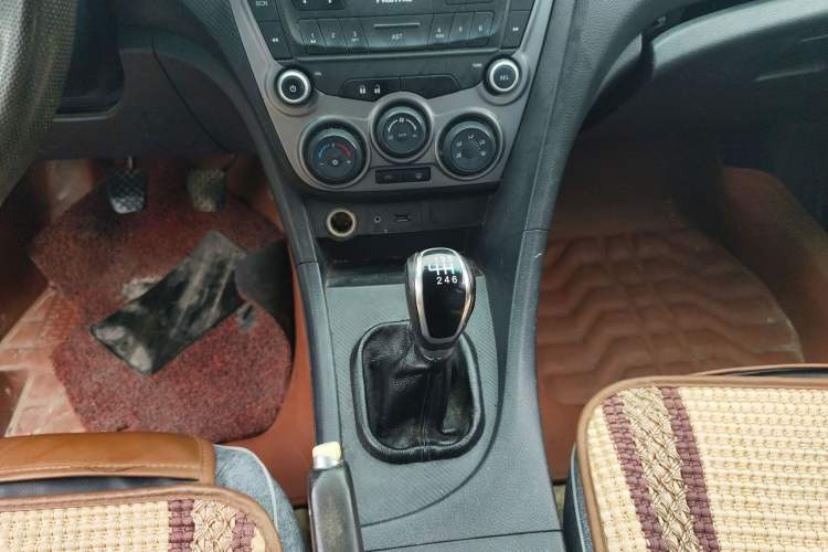 Used Haima Fumei 2014 M5 1.6L Manual Elite Model Gear Lever