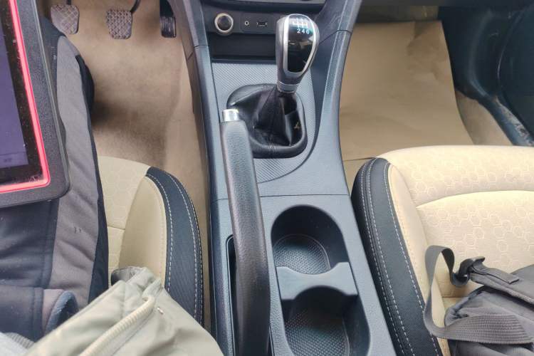 Used Haima Fumei 2014 M5 1.6L Manual Elite Model Gear Lever