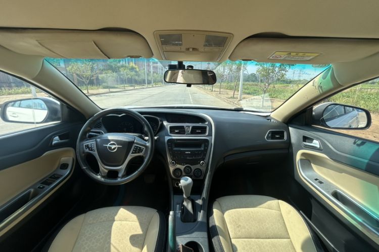 Used Haima Fumei 2014 M5 1.6L Automatic Elite Model Interior 1