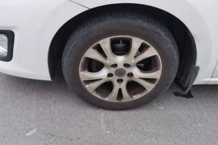 Used Haima Fumei 2014 M5 1.6L Manual Standard Model Left Front Wheel Hub