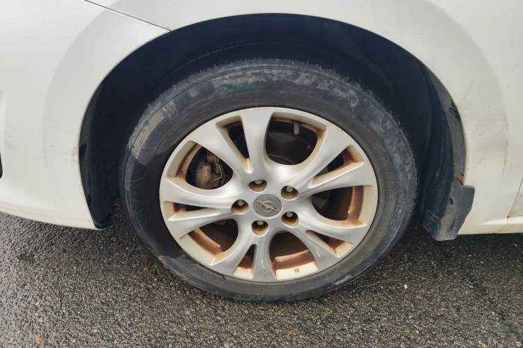 Used Haima Fumei 2014 M5 1.6L Manual Elite Model Left Front Wheel Hub