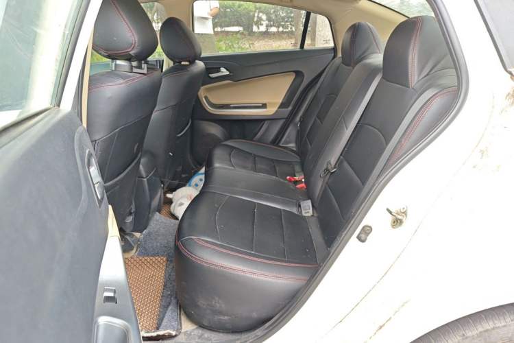 Used Haima Fumei 2014 M5 1.6L Manual Standard Model Left Rear Seat
