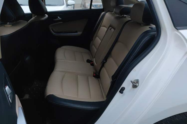 Used Haima Fumei 2014 M5 1.6L Manual Fashion Edition Left Rear Seat