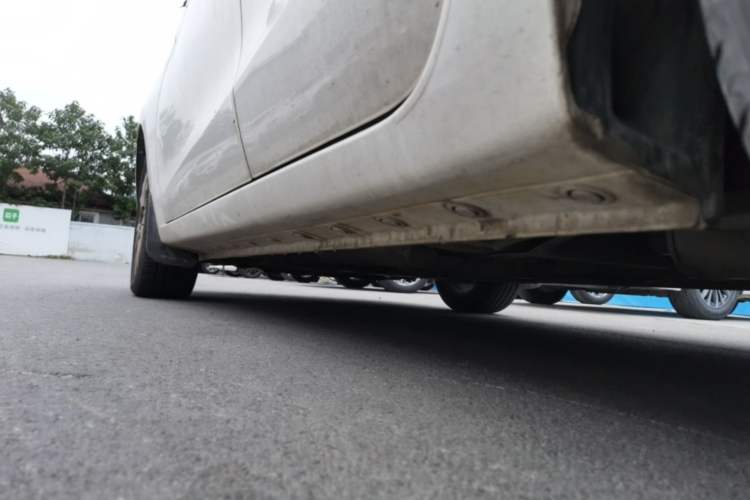 Used Haima Fumei 2014 M5 1.6L Manual Standard Model Left Side Sill