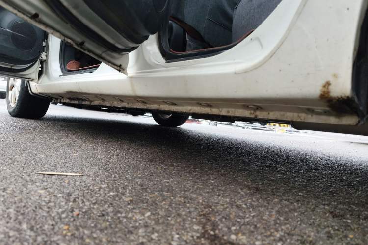 Used Haima Fumei 2014 M5 1.6L Manual Elite Model Left Side Sill