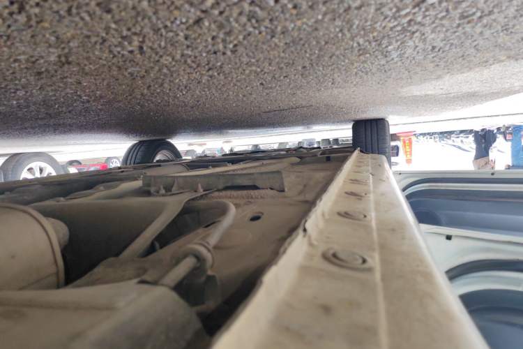 Used Haima Fumei 2014 M5 1.6L Manual Elite Model Left Side Sill