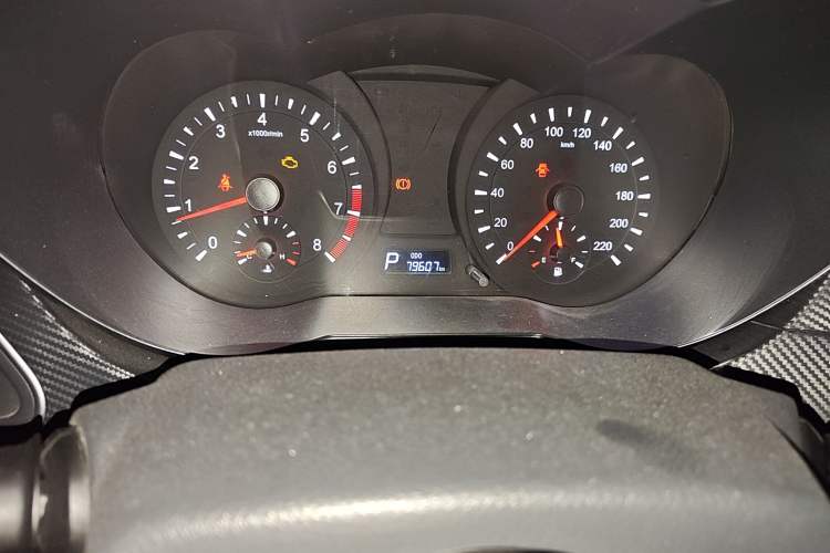 Used Haima Fumei 2014 M5 1.6L Automatic Comfort Model Odometer Close Up