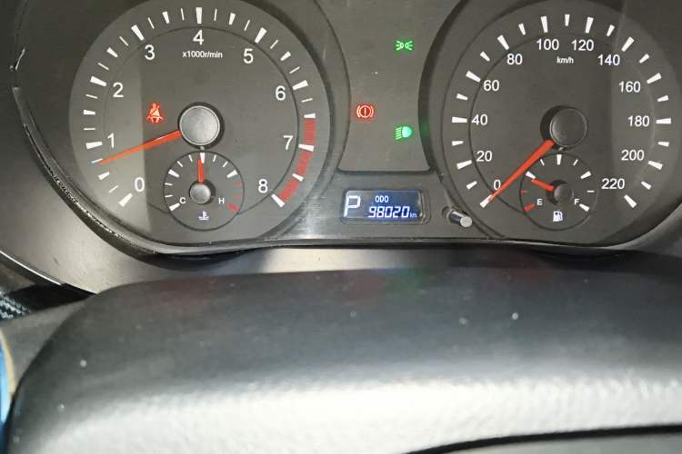 Used Haima Fumei 2014 M5 1.6L Automatic Elite Model Odometer Close Up