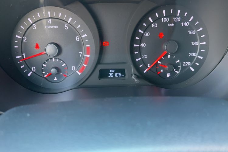 Used Haima Fumei 2014 M5 1.6L Manual Elite Model Odometer Close Up